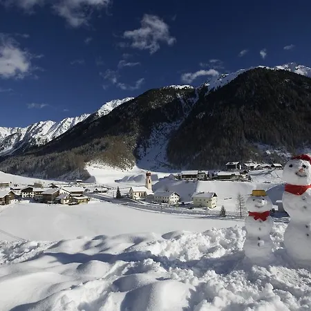 Bio & Reiterhof Der Veitenhof - Pferde, Berge, Wellness & Freiheit Im Oetztal