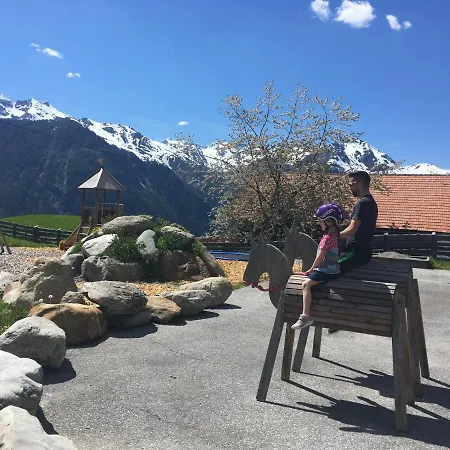 Bio & Reiterhof Der Veitenhof - Pferde, Berge, Wellness & Freiheit Im Oetztal * نيديرثاي
