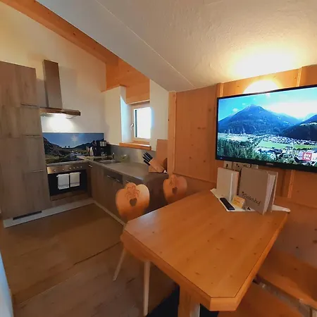 Bio & Reiterhof Der Veitenhof - Pferde, Berge, Wellness & Freiheit Im Oetztal 아파트 니더타이